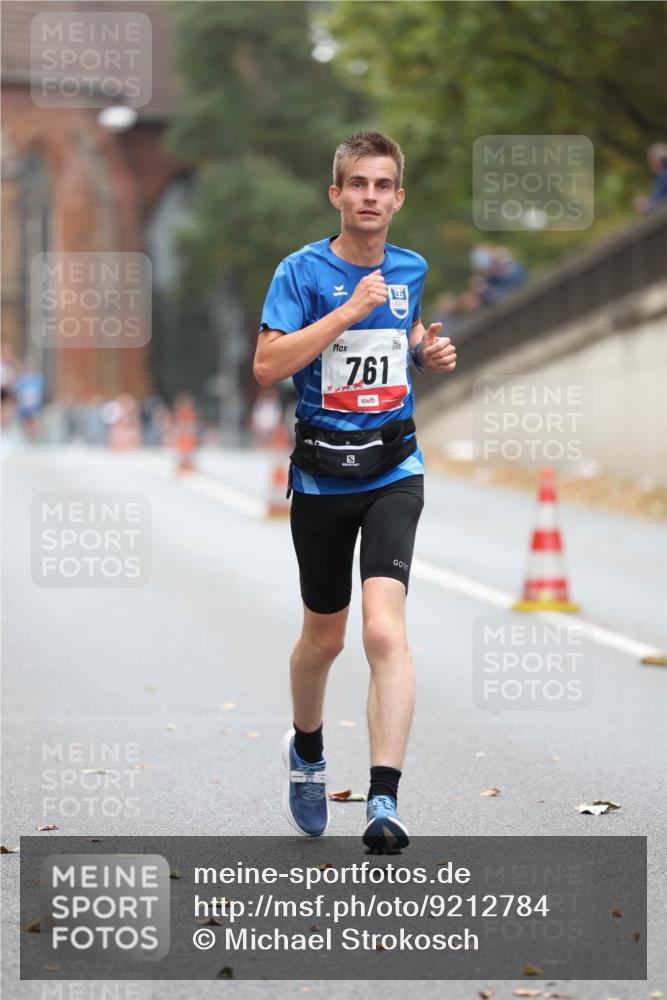 05.10.2025 - 20. swb-Marathon Bremen Michael Strokosch http://msf.ph/oto/9212784 05.10.2025 12:23:56 Laufen 761, 76 meine-sportfotos.de