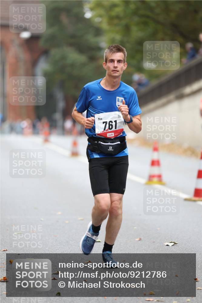 05.10.2025 - 20. swb-Marathon Bremen Michael Strokosch http://msf.ph/oto/9212786 05.10.2025 12:23:56 Laufen 761 meine-sportfotos.de