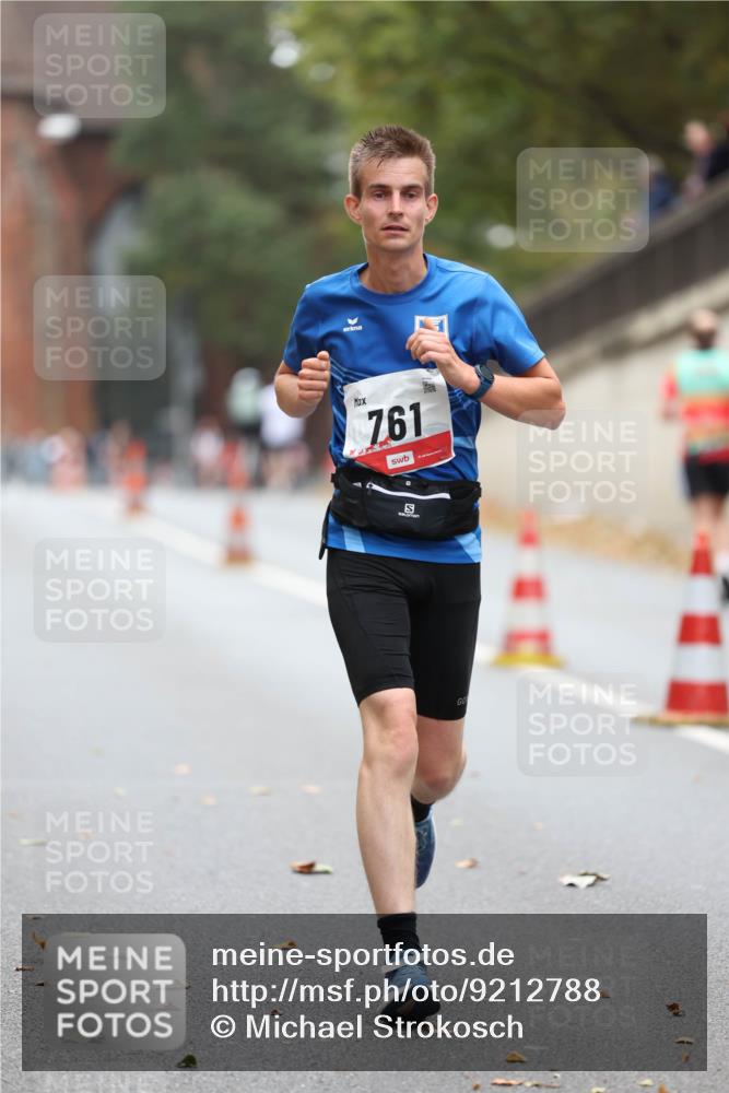05.10.2025 - 20. swb-Marathon Bremen Michael Strokosch http://msf.ph/oto/9212788 05.10.2025 12:23:56 Laufen 11, 761 meine-sportfotos.de