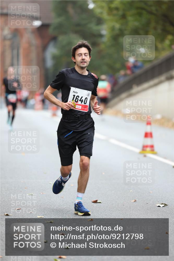 05.10.2025 - 20. swb-Marathon Bremen Michael Strokosch http://msf.ph/oto/9212798 05.10.2025 12:24:03 Laufen 1640 meine-sportfotos.de