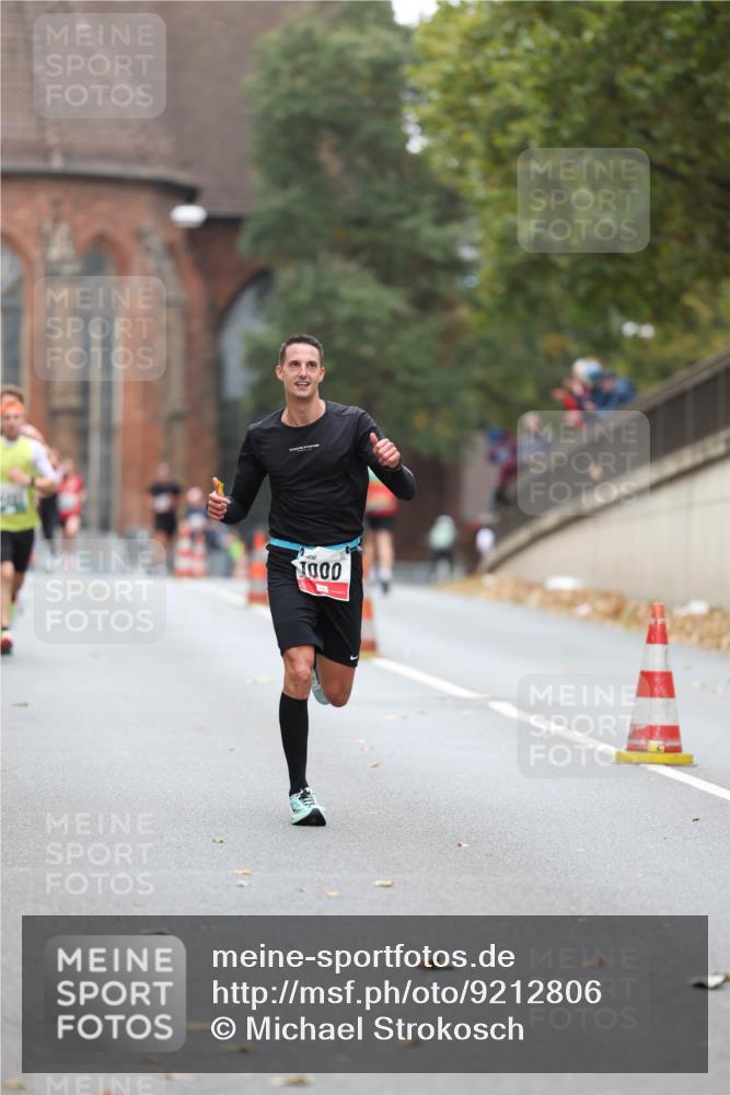 05.10.2025 - 20. swb-Marathon Bremen Michael Strokosch http://msf.ph/oto/9212806 05.10.2025 12:24:07 Laufen 1000 meine-sportfotos.de