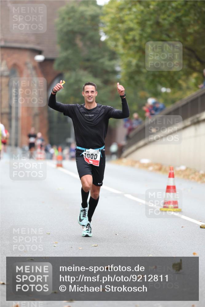 05.10.2025 - 20. swb-Marathon Bremen Michael Strokosch http://msf.ph/oto/9212811 05.10.2025 12:24:07 Laufen 1000 meine-sportfotos.de