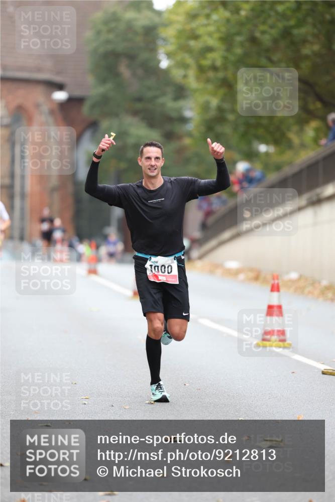 05.10.2025 - 20. swb-Marathon Bremen Michael Strokosch http://msf.ph/oto/9212813 05.10.2025 12:24:08 Laufen 1000 meine-sportfotos.de