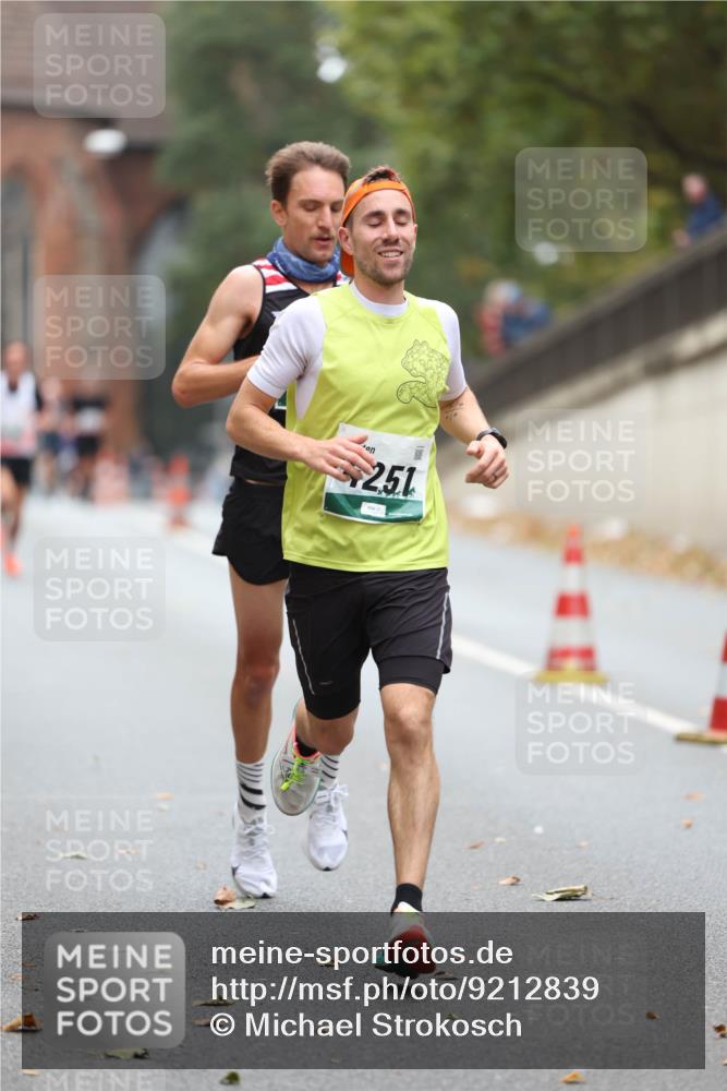 05.10.2025 - 20. swb-Marathon Bremen Michael Strokosch http://msf.ph/oto/9212839 05.10.2025 12:24:13 Laufen 197, 11 meine-sportfotos.de