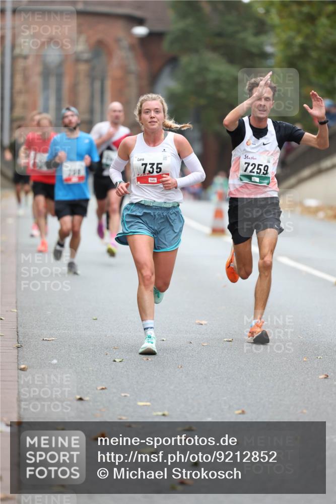 05.10.2025 - 20. swb-Marathon Bremen Michael Strokosch http://msf.ph/oto/9212852 05.10.2025 12:24:18 Laufen 735, 7259 meine-sportfotos.de