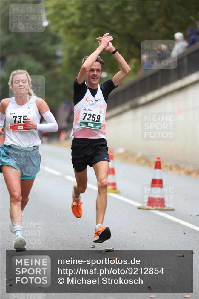05.10.2025 - 20. swb-Marathon Bremen Michael Strokosch http://msf.ph/oto/9212854 05.10.2025 12:24:19 Laufen 735, 7259 meine-sportfotos.de