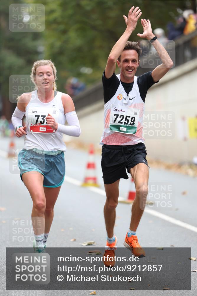 05.10.2025 - 20. swb-Marathon Bremen Michael Strokosch http://msf.ph/oto/9212857 05.10.2025 12:24:19 Laufen 73, 7259 meine-sportfotos.de