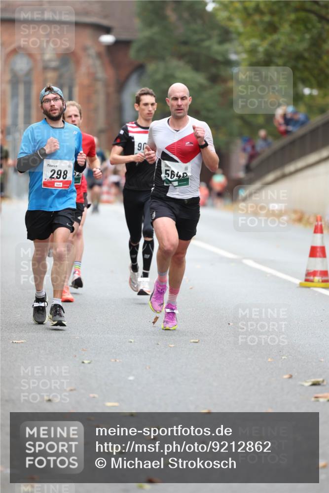 05.10.2025 - 20. swb-Marathon Bremen Michael Strokosch http://msf.ph/oto/9212862 05.10.2025 12:24:20 Laufen 298, 90, 5649 meine-sportfotos.de