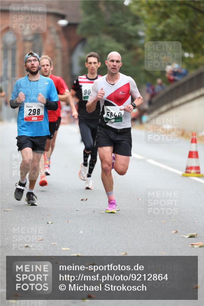 05.10.2025 - 20. swb-Marathon Bremen Michael Strokosch http://msf.ph/oto/9212864 05.10.2025 12:24:21 Laufen 298, 90, 5640 meine-sportfotos.de