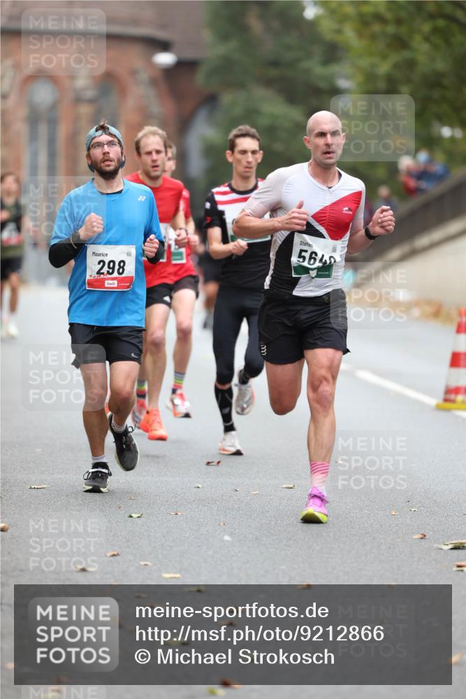 05.10.2025 - 20. swb-Marathon Bremen Michael Strokosch http://msf.ph/oto/9212866 05.10.2025 12:24:21 Laufen 298, 564 meine-sportfotos.de