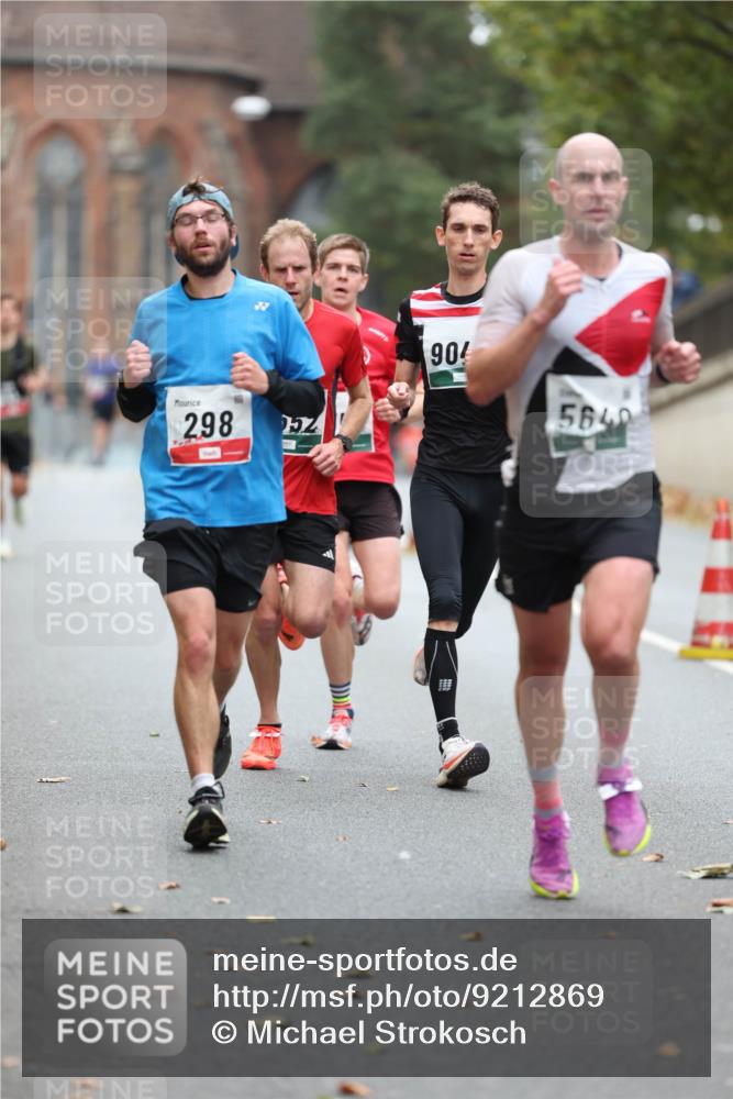 05.10.2025 - 20. swb-Marathon Bremen Michael Strokosch http://msf.ph/oto/9212869 05.10.2025 12:24:22 Laufen 298, 90, 5849 meine-sportfotos.de