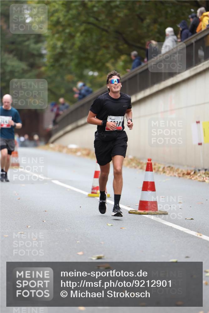 05.10.2025 - 20. swb-Marathon Bremen Michael Strokosch http://msf.ph/oto/9212901 05.10.2025 12:24:28 Laufen 1445 meine-sportfotos.de