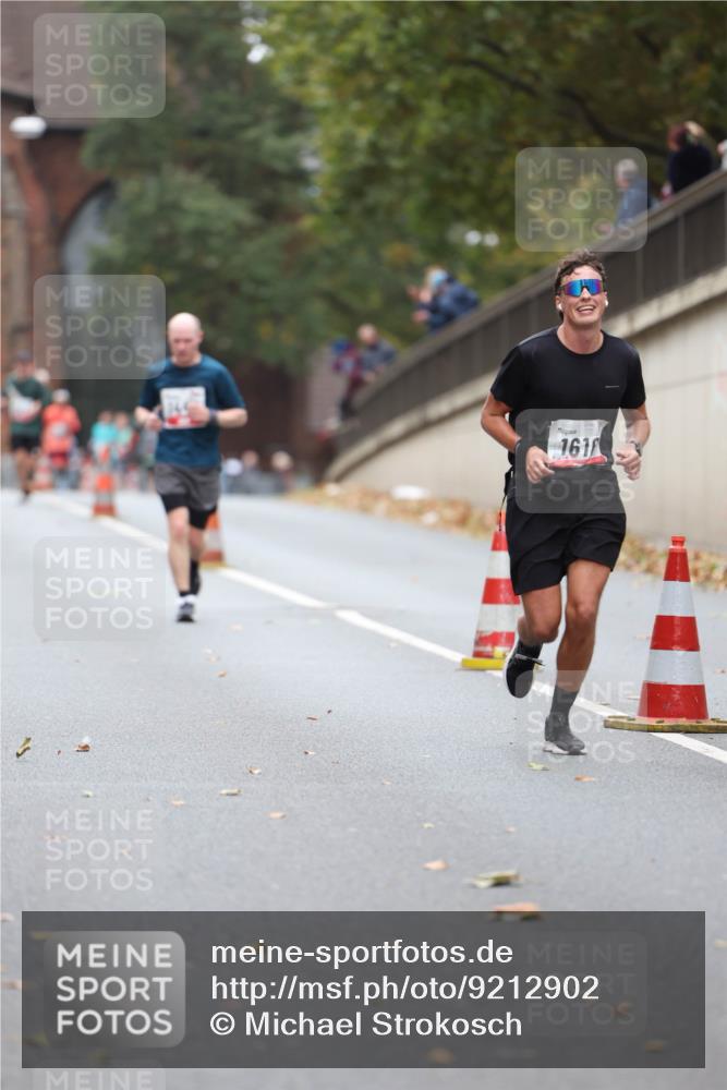05.10.2025 - 20. swb-Marathon Bremen Michael Strokosch http://msf.ph/oto/9212902 05.10.2025 12:24:28 Laufen 161 meine-sportfotos.de