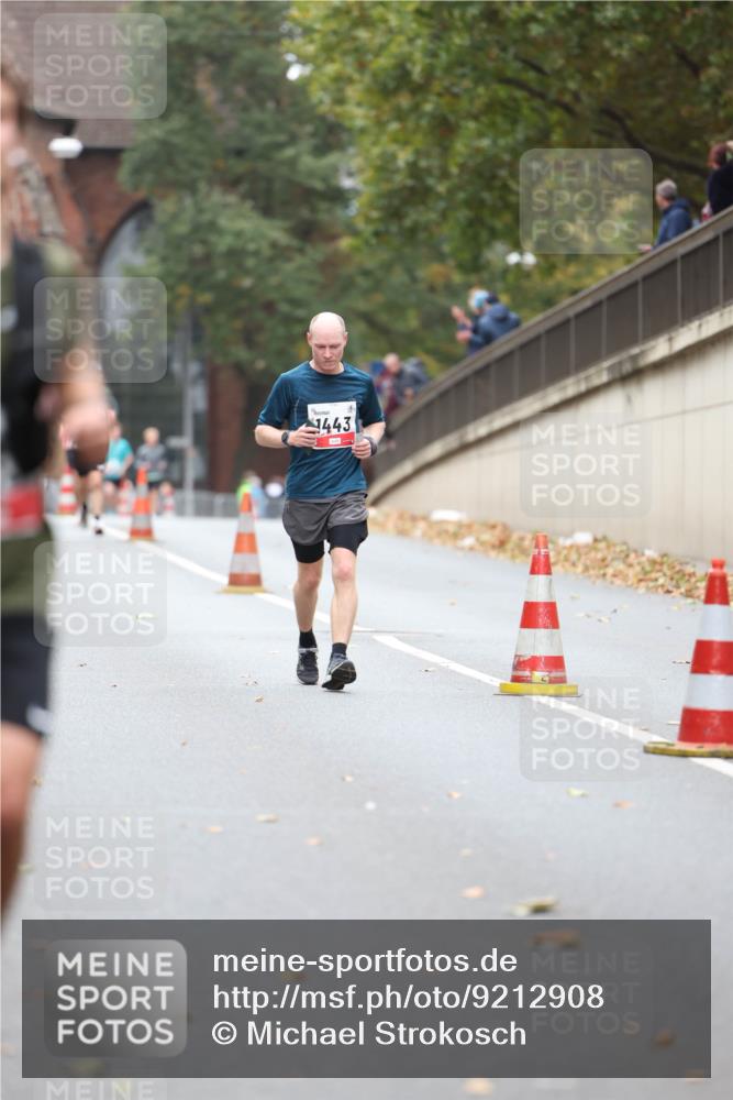 05.10.2025 - 20. swb-Marathon Bremen Michael Strokosch http://msf.ph/oto/9212908 05.10.2025 12:24:30 Laufen 443 meine-sportfotos.de