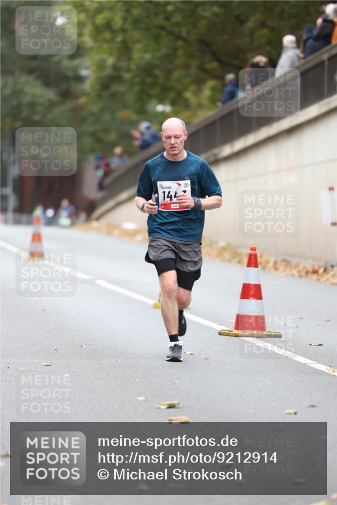 05.10.2025 - 20. swb-Marathon Bremen Michael Strokosch http://msf.ph/oto/9212914 05.10.2025 12:24:32 Laufen 144 meine-sportfotos.de