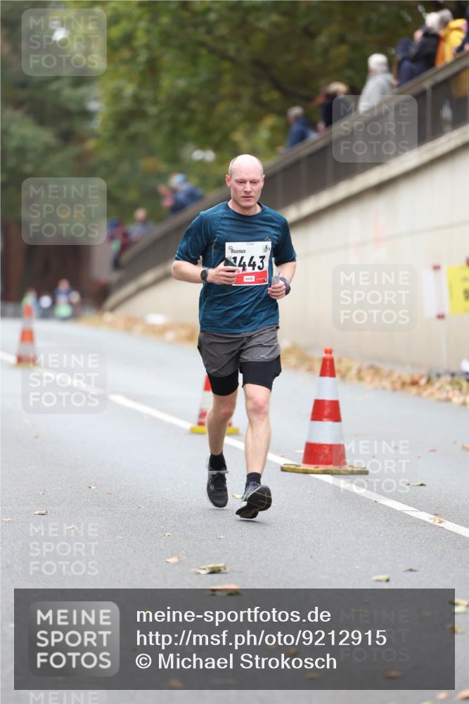 05.10.2025 - 20. swb-Marathon Bremen Michael Strokosch http://msf.ph/oto/9212915 05.10.2025 12:24:33 Laufen 443 meine-sportfotos.de