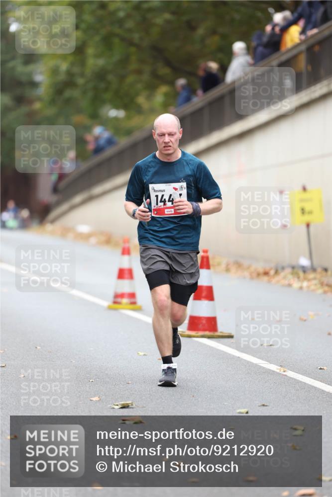 05.10.2025 - 20. swb-Marathon Bremen Michael Strokosch http://msf.ph/oto/9212920 05.10.2025 12:24:33 Laufen 144 meine-sportfotos.de