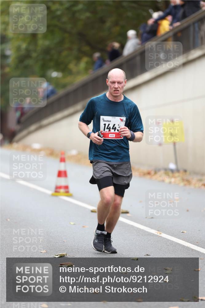 05.10.2025 - 20. swb-Marathon Bremen Michael Strokosch http://msf.ph/oto/9212924 05.10.2025 12:24:34 Laufen 01389, 1443 meine-sportfotos.de