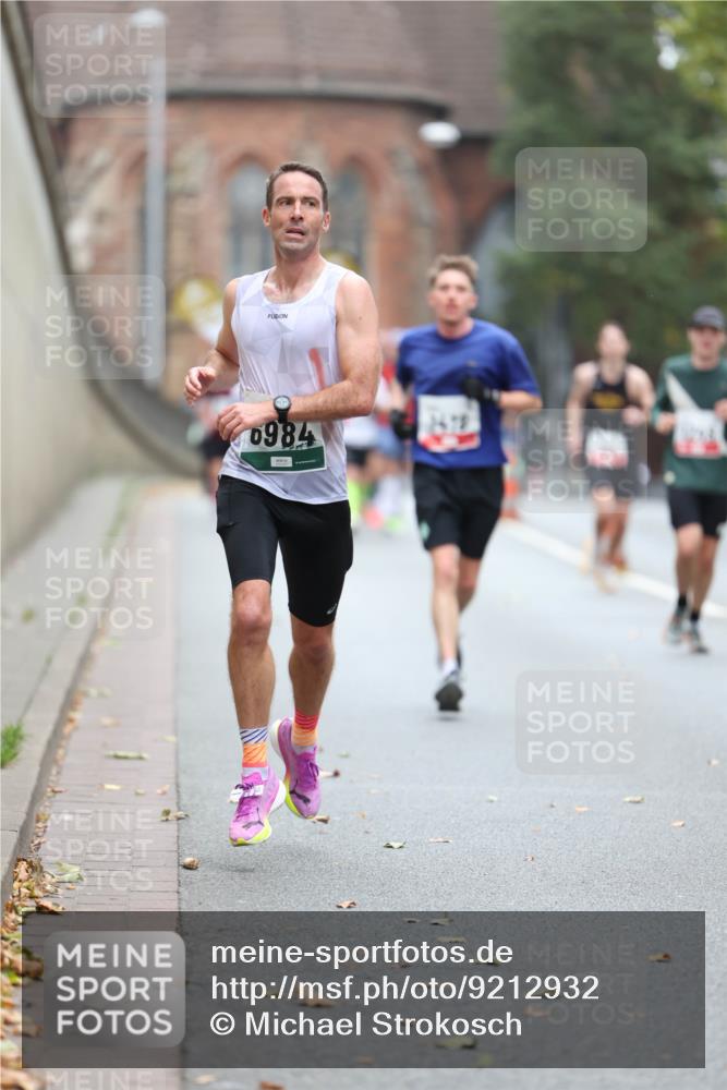 05.10.2025 - 20. swb-Marathon Bremen Michael Strokosch http://msf.ph/oto/9212932 05.10.2025 12:24:38 Laufen 0984 meine-sportfotos.de