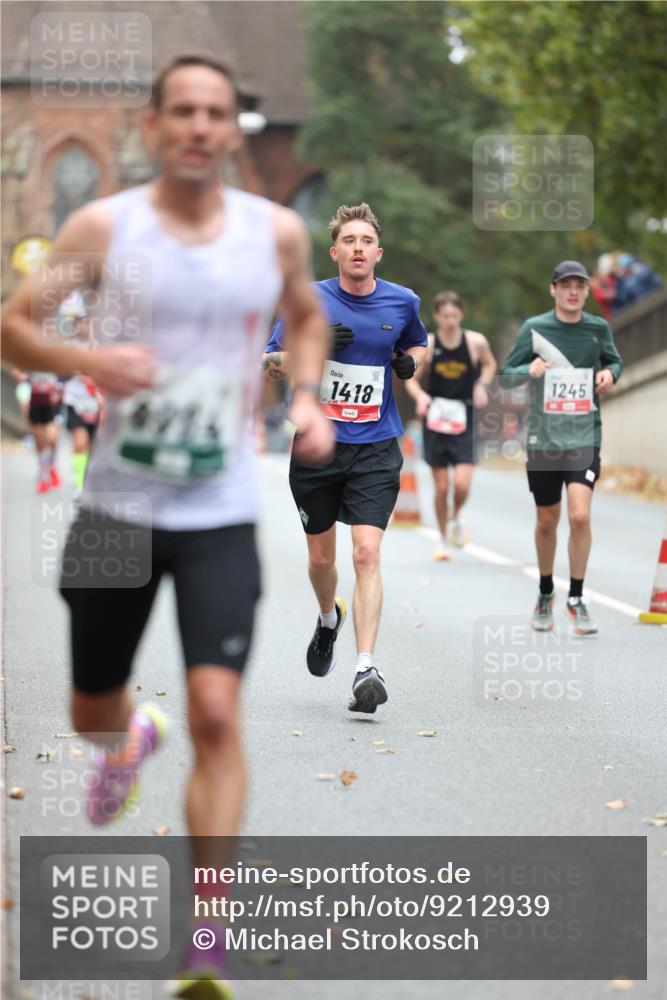 05.10.2025 - 20. swb-Marathon Bremen Michael Strokosch http://msf.ph/oto/9212939 05.10.2025 12:24:40 Laufen 1418, 1245 meine-sportfotos.de