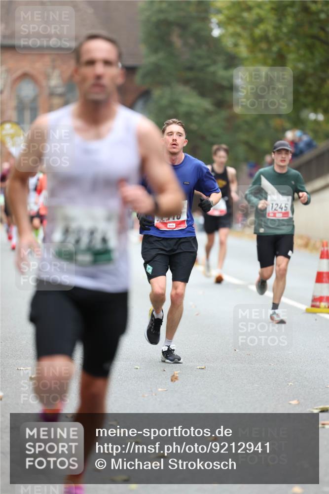05.10.2025 - 20. swb-Marathon Bremen Michael Strokosch http://msf.ph/oto/9212941 05.10.2025 12:24:40 Laufen 1245 meine-sportfotos.de