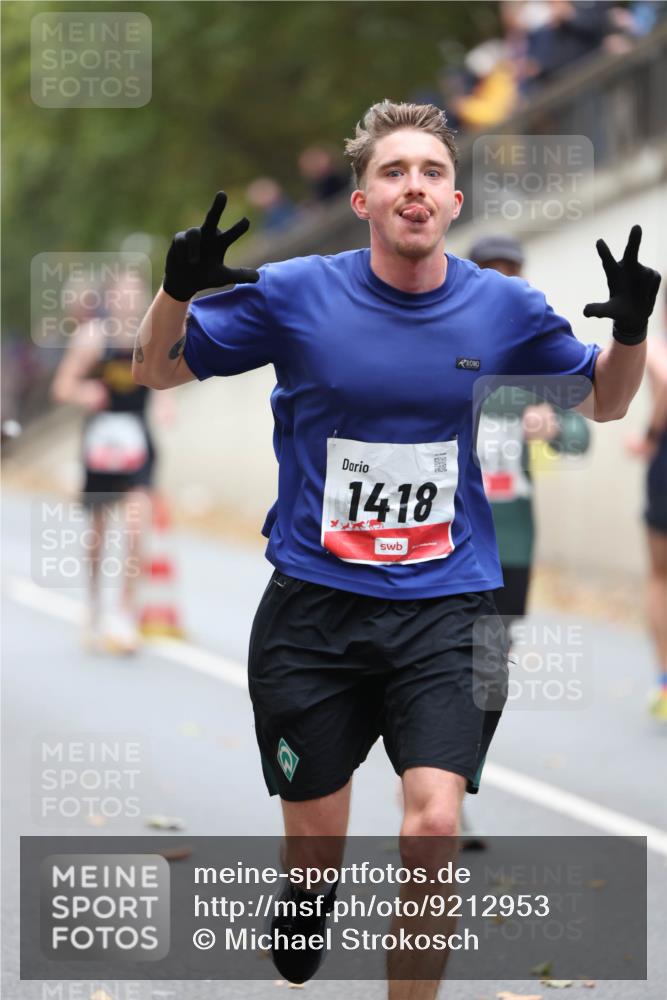 05.10.2025 - 20. swb-Marathon Bremen Michael Strokosch http://msf.ph/oto/9212953 05.10.2025 12:24:43 Laufen 1418, 1 meine-sportfotos.de