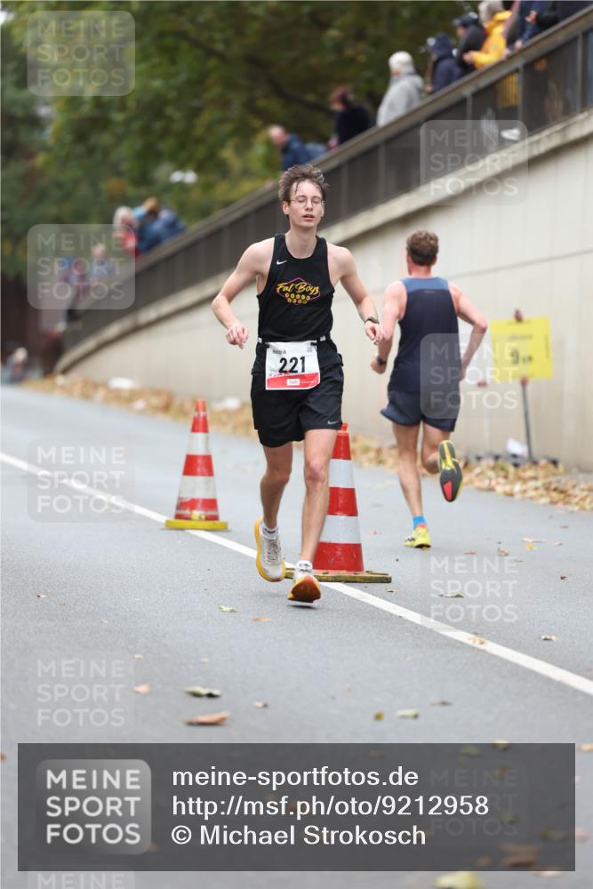 05.10.2025 - 20. swb-Marathon Bremen Michael Strokosch http://msf.ph/oto/9212958 05.10.2025 12:24:44 Laufen 0000, 221 meine-sportfotos.de