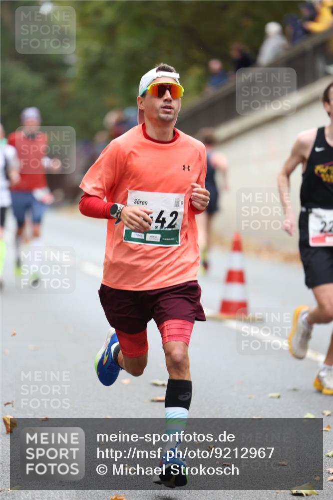 05.10.2025 - 20. swb-Marathon Bremen Michael Strokosch http://msf.ph/oto/9212967 05.10.2025 12:24:46 Laufen 42, 07845, 8, 22 meine-sportfotos.de
