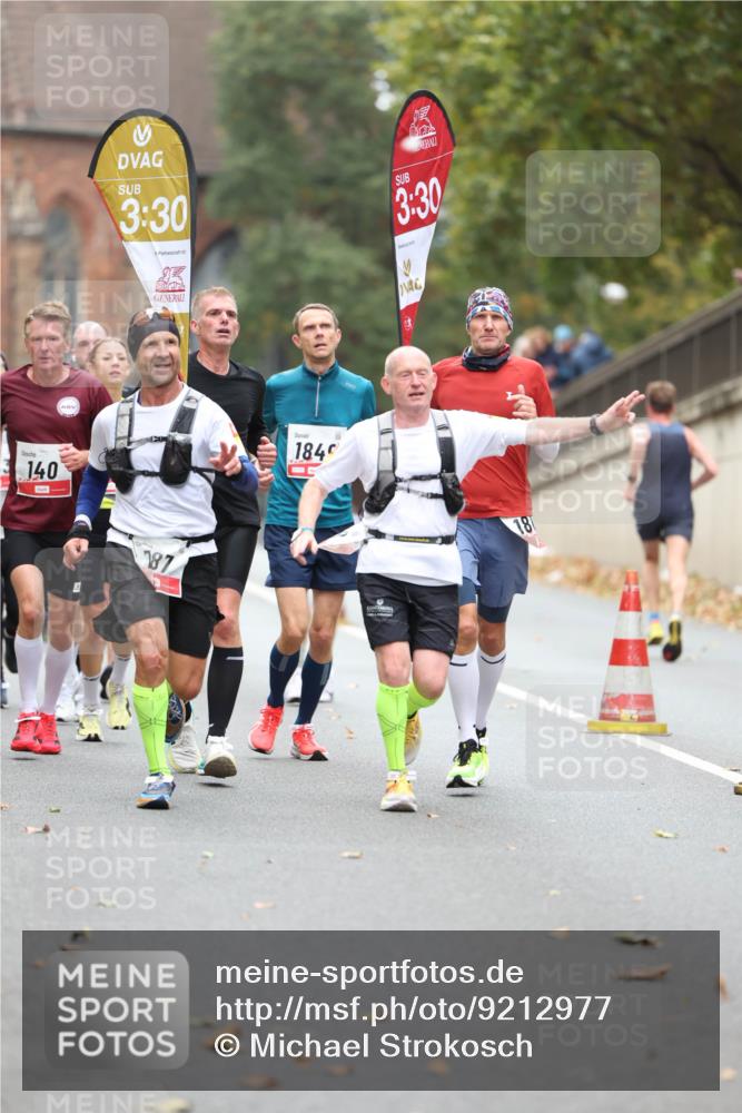 05.10.2025 - 20. swb-Marathon Bremen Michael Strokosch http://msf.ph/oto/9212977 05.10.2025 12:24:47 Laufen 140, 3, 30, 1840, 3, 30, 187, 18 meine-sportfotos.de