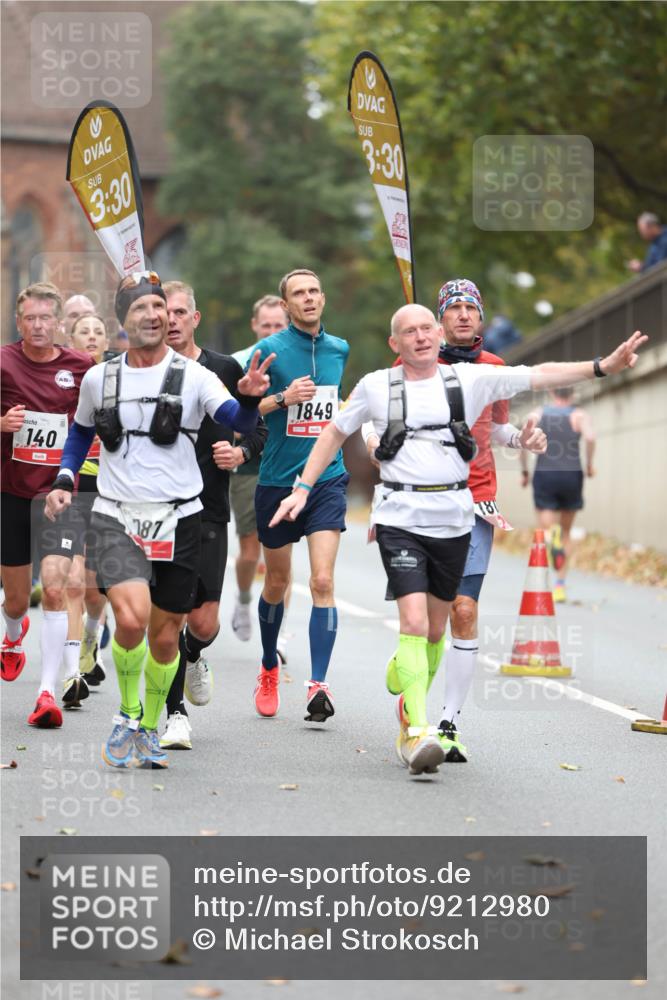 05.10.2025 - 20. swb-Marathon Bremen Michael Strokosch http://msf.ph/oto/9212980 05.10.2025 12:24:48 Laufen 140, 3, 30, 187, 1849, 3, 30 meine-sportfotos.de