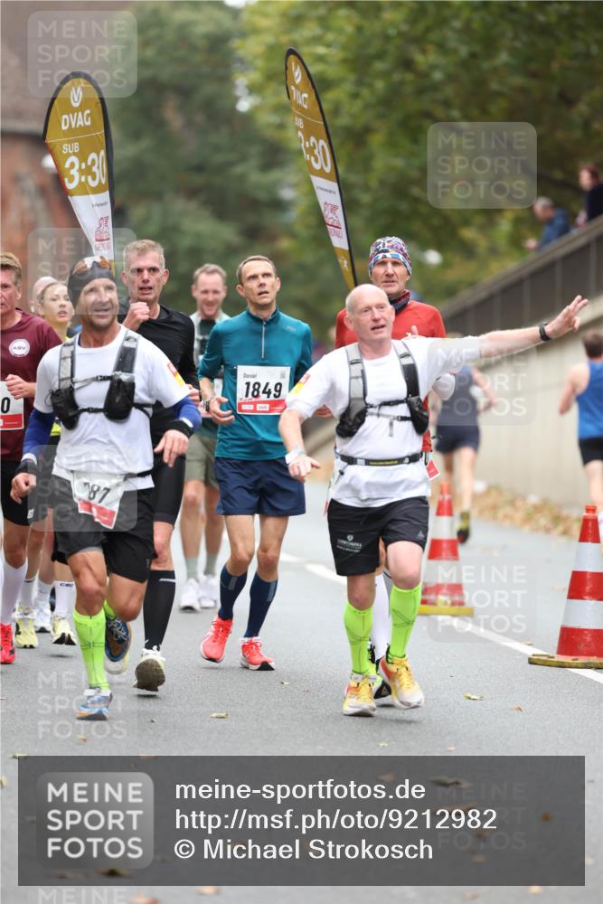 05.10.2025 - 20. swb-Marathon Bremen Michael Strokosch http://msf.ph/oto/9212982 05.10.2025 12:24:48 Laufen 0, 3, 30, 1, 30, 87, 1849 meine-sportfotos.de