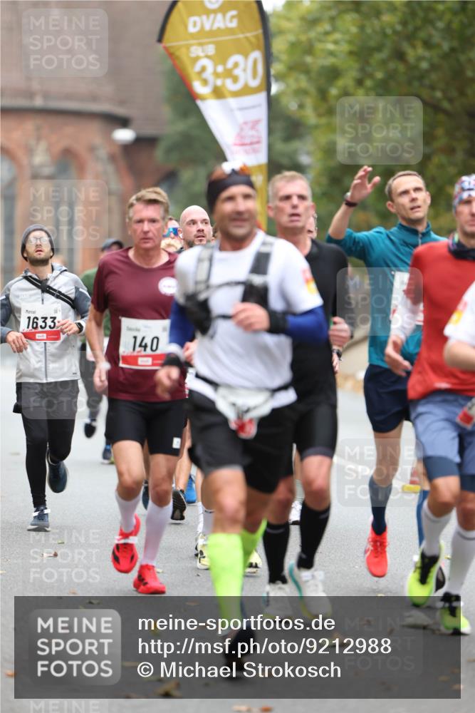 05.10.2025 - 20. swb-Marathon Bremen Michael Strokosch http://msf.ph/oto/9212988 05.10.2025 12:24:49 Laufen 1633, 140, 3, 30 meine-sportfotos.de