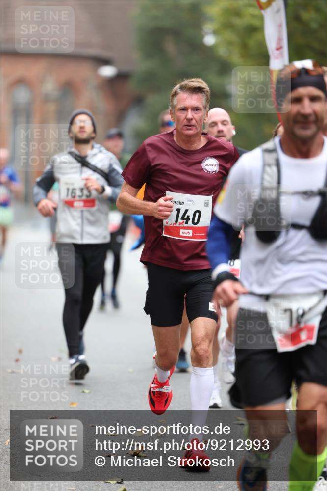 05.10.2025 - 20. swb-Marathon Bremen Michael Strokosch http://msf.ph/oto/9212993 05.10.2025 12:24:50 Laufen 1633, 09600, 140 meine-sportfotos.de