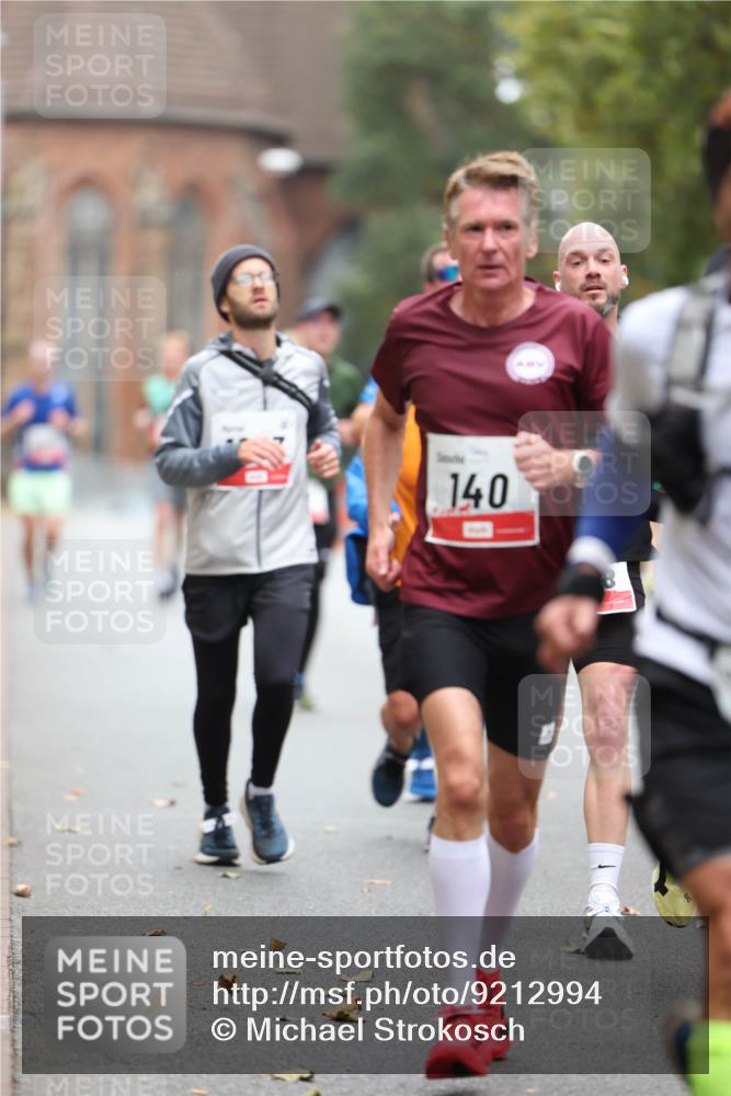 05.10.2025 - 20. swb-Marathon Bremen Michael Strokosch http://msf.ph/oto/9212994 05.10.2025 12:24:51 Laufen 140 meine-sportfotos.de
