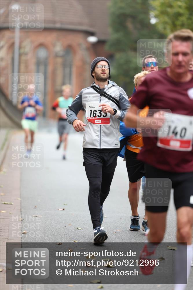 05.10.2025 - 20. swb-Marathon Bremen Michael Strokosch http://msf.ph/oto/9212996 05.10.2025 12:24:51 Laufen 1633, 140 meine-sportfotos.de