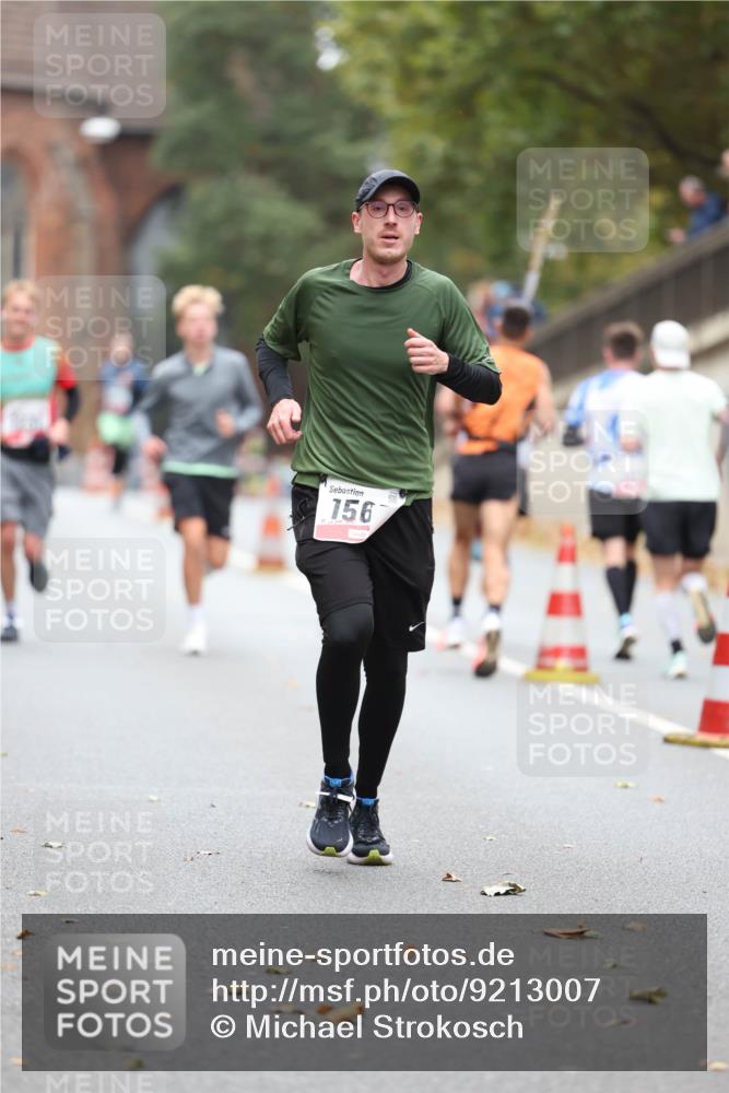05.10.2025 - 20. swb-Marathon Bremen Michael Strokosch http://msf.ph/oto/9213007 05.10.2025 12:24:54 Laufen 156 meine-sportfotos.de