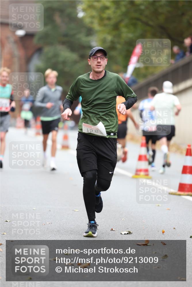 05.10.2025 - 20. swb-Marathon Bremen Michael Strokosch http://msf.ph/oto/9213009 05.10.2025 12:24:54 Laufen  meine-sportfotos.de