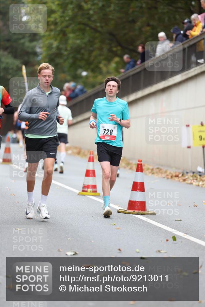 05.10.2025 - 20. swb-Marathon Bremen Michael Strokosch http://msf.ph/oto/9213011 05.10.2025 12:24:56 Laufen 728, 9 meine-sportfotos.de