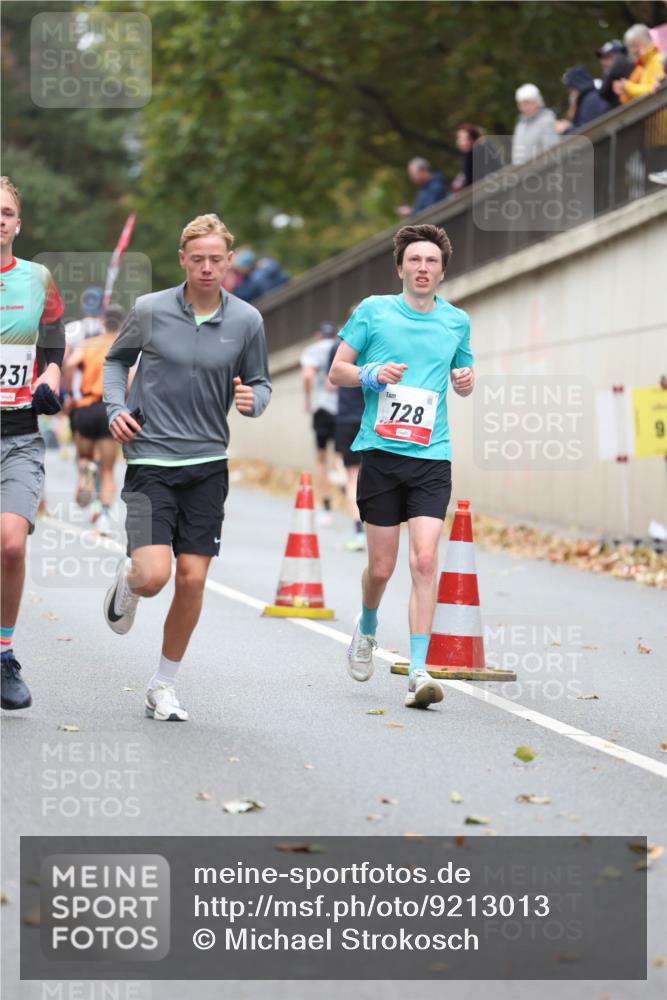 05.10.2025 - 20. swb-Marathon Bremen Michael Strokosch http://msf.ph/oto/9213013 05.10.2025 12:24:56 Laufen 0, 231, 728 meine-sportfotos.de