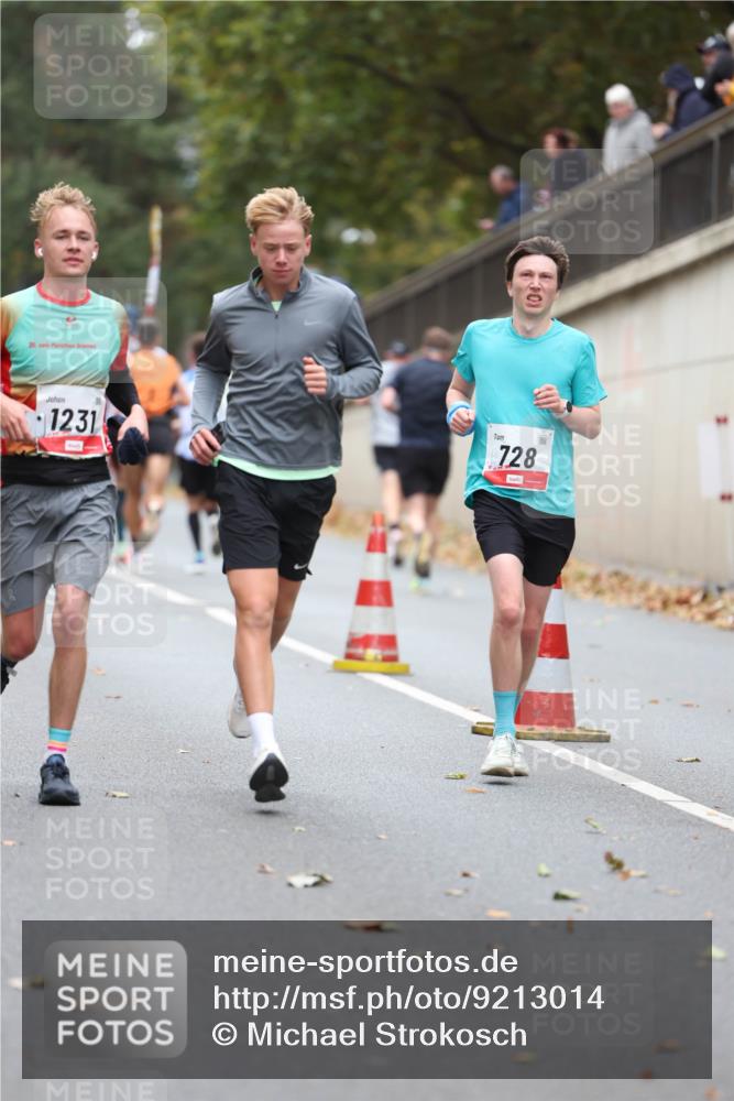 05.10.2025 - 20. swb-Marathon Bremen Michael Strokosch http://msf.ph/oto/9213014 05.10.2025 12:24:57 Laufen 20, 1231, 728 meine-sportfotos.de