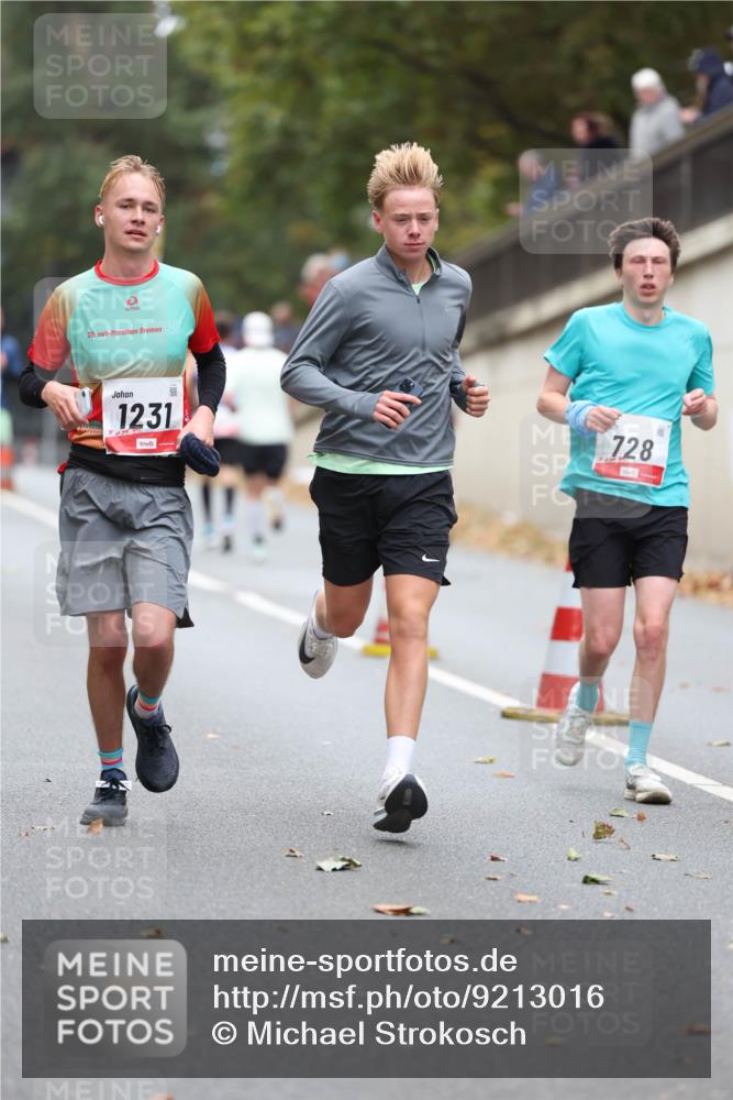 05.10.2025 - 20. swb-Marathon Bremen Michael Strokosch http://msf.ph/oto/9213016 05.10.2025 12:24:57 Laufen 20, 25, 1231, 728 meine-sportfotos.de