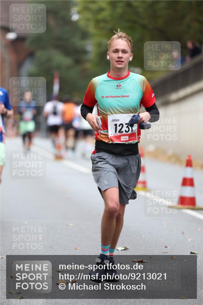 05.10.2025 - 20. swb-Marathon Bremen Michael Strokosch http://msf.ph/oto/9213021 05.10.2025 12:24:58 Laufen 25, 20, 123 meine-sportfotos.de