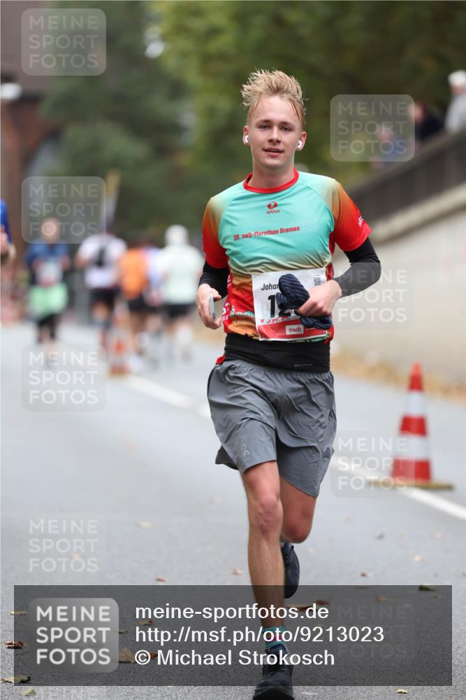 05.10.2025 - 20. swb-Marathon Bremen Michael Strokosch http://msf.ph/oto/9213023 05.10.2025 12:24:58 Laufen 20, 25 meine-sportfotos.de