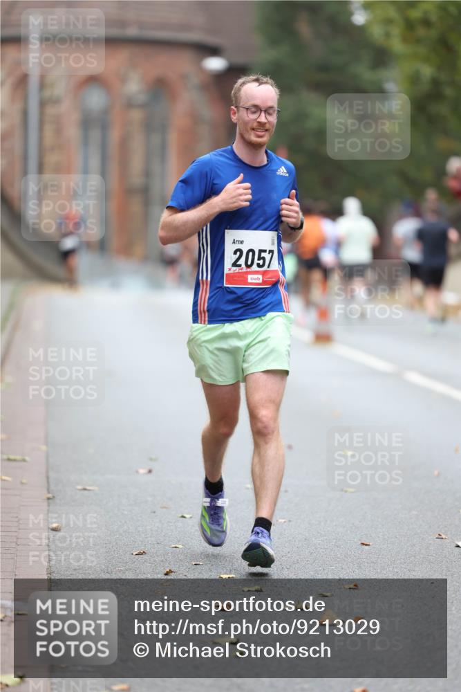 05.10.2025 - 20. swb-Marathon Bremen Michael Strokosch http://msf.ph/oto/9213029 05.10.2025 12:25:00 Laufen 2057 meine-sportfotos.de