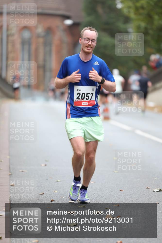05.10.2025 - 20. swb-Marathon Bremen Michael Strokosch http://msf.ph/oto/9213031 05.10.2025 12:25:00 Laufen 2057 meine-sportfotos.de