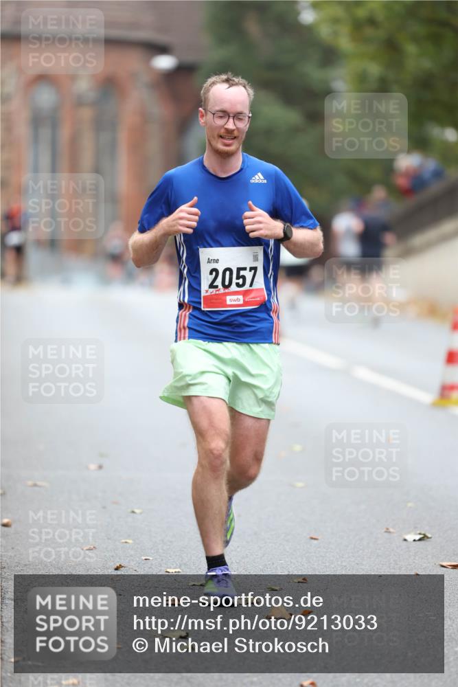 05.10.2025 - 20. swb-Marathon Bremen Michael Strokosch http://msf.ph/oto/9213033 05.10.2025 12:25:00 Laufen 2057 meine-sportfotos.de
