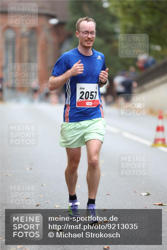 05.10.2025 - 20. swb-Marathon Bremen Michael Strokosch http://msf.ph/oto/9213035 05.10.2025 12:25:00 Laufen 2057 meine-sportfotos.de