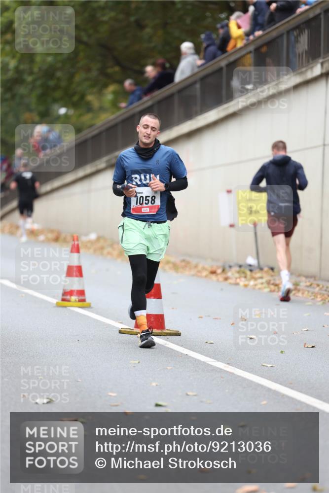 05.10.2025 - 20. swb-Marathon Bremen Michael Strokosch http://msf.ph/oto/9213036 05.10.2025 12:25:07 Laufen 1058 meine-sportfotos.de