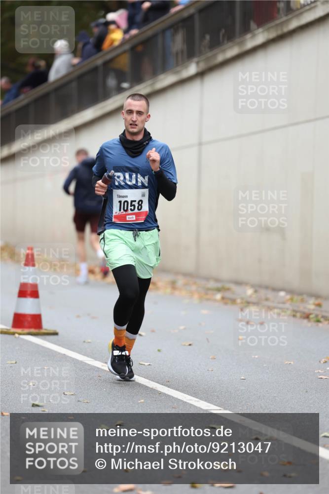 05.10.2025 - 20. swb-Marathon Bremen Michael Strokosch http://msf.ph/oto/9213047 05.10.2025 12:25:08 Laufen 1058 meine-sportfotos.de