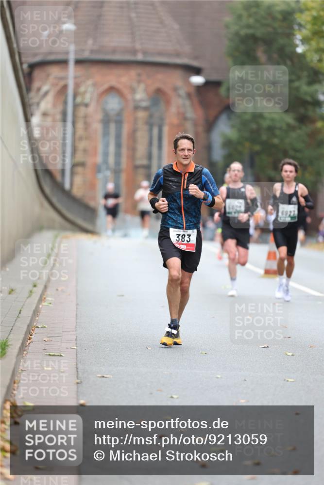 05.10.2025 - 20. swb-Marathon Bremen Michael Strokosch http://msf.ph/oto/9213059 05.10.2025 12:25:14 Laufen 383, 6927 meine-sportfotos.de